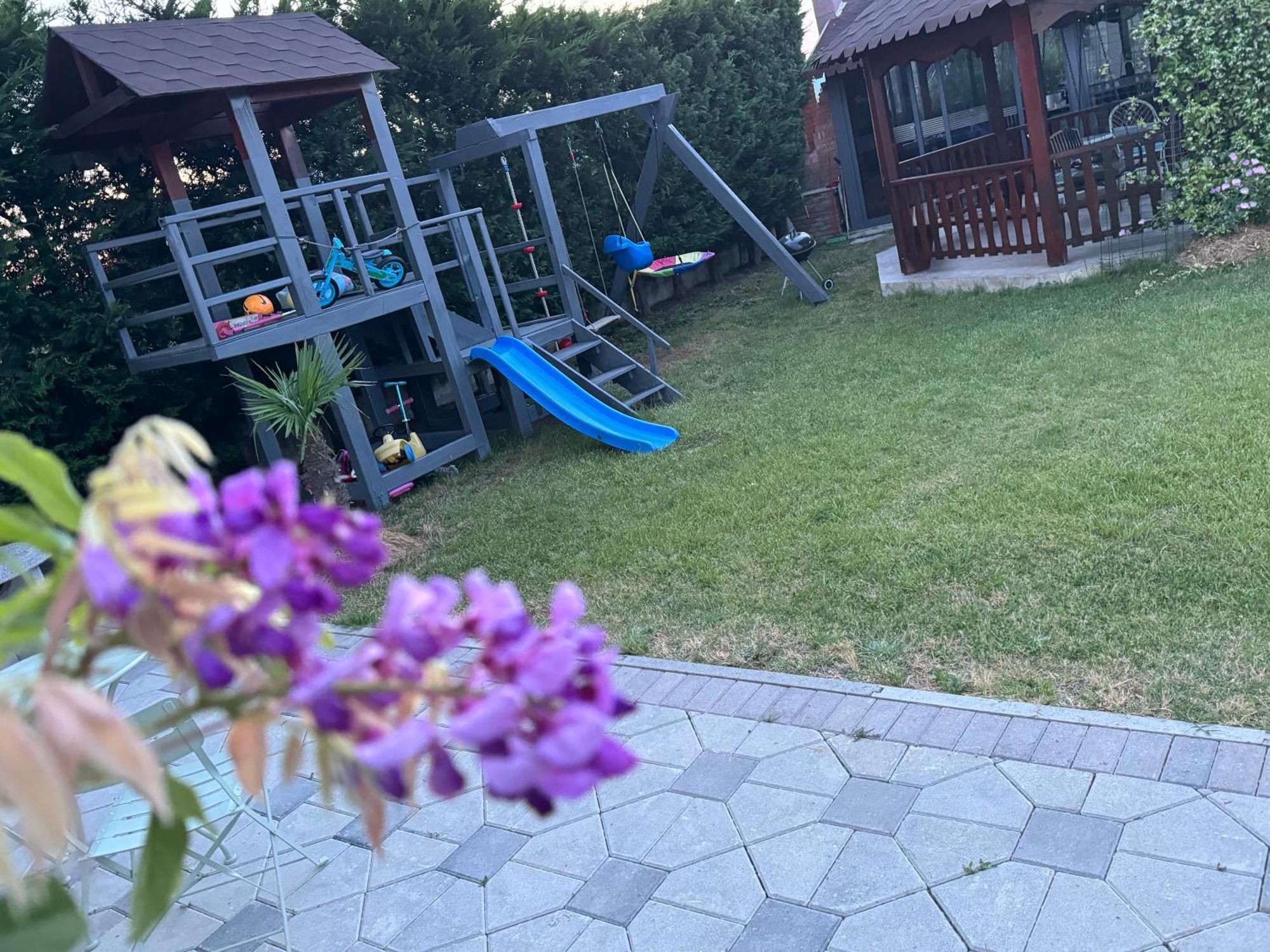 Kunevain Guest House Lezha Kültér fotó
