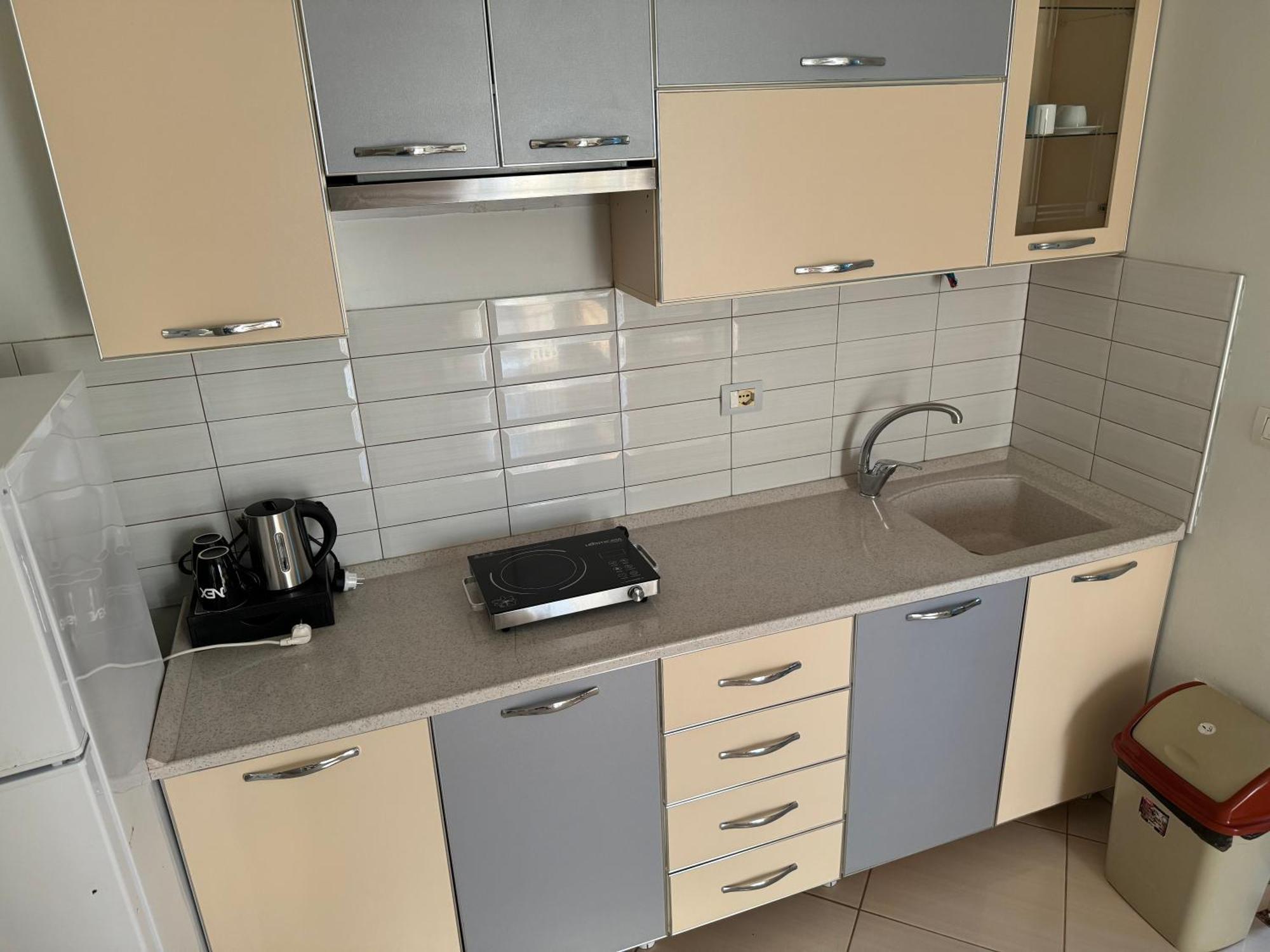 Kunevain Guest House Lezha Kültér fotó