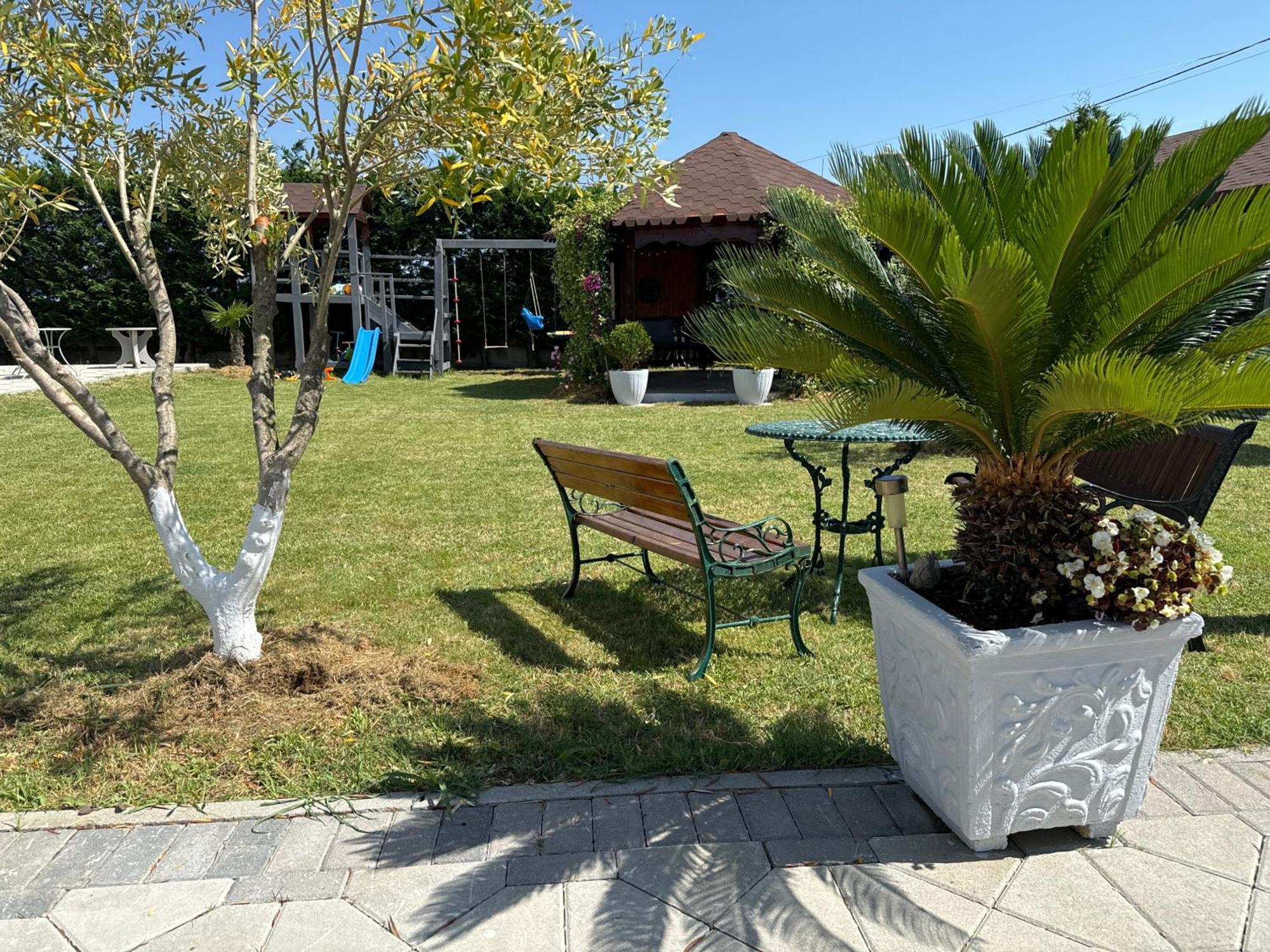 Kunevain Guest House Lezha Kültér fotó