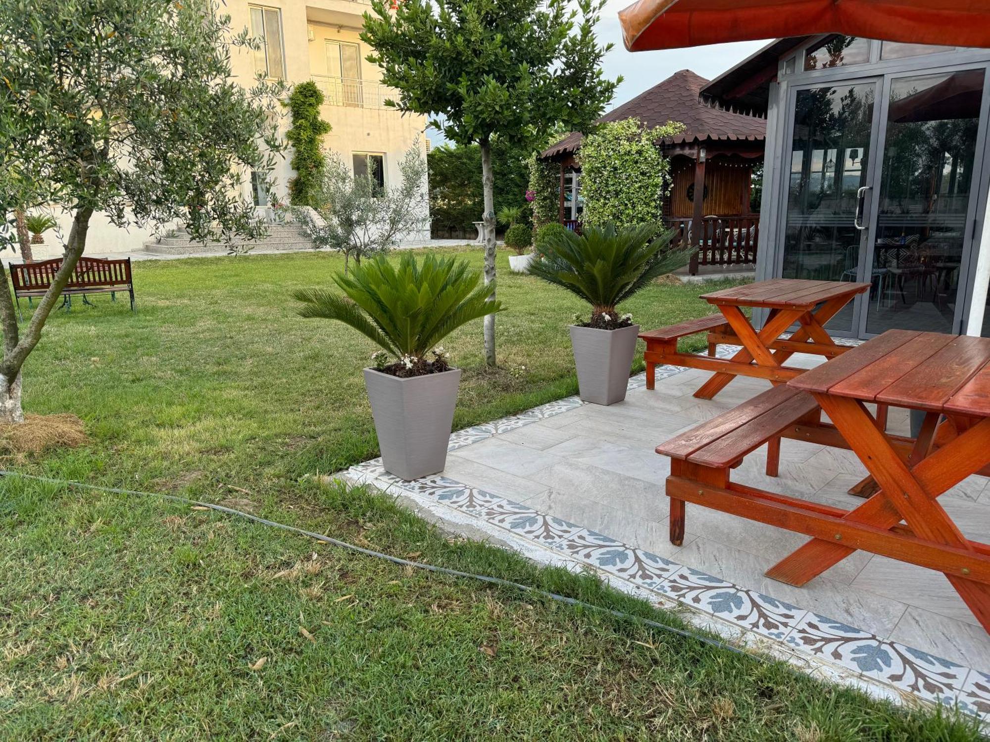 Kunevain Guest House Lezha Kültér fotó