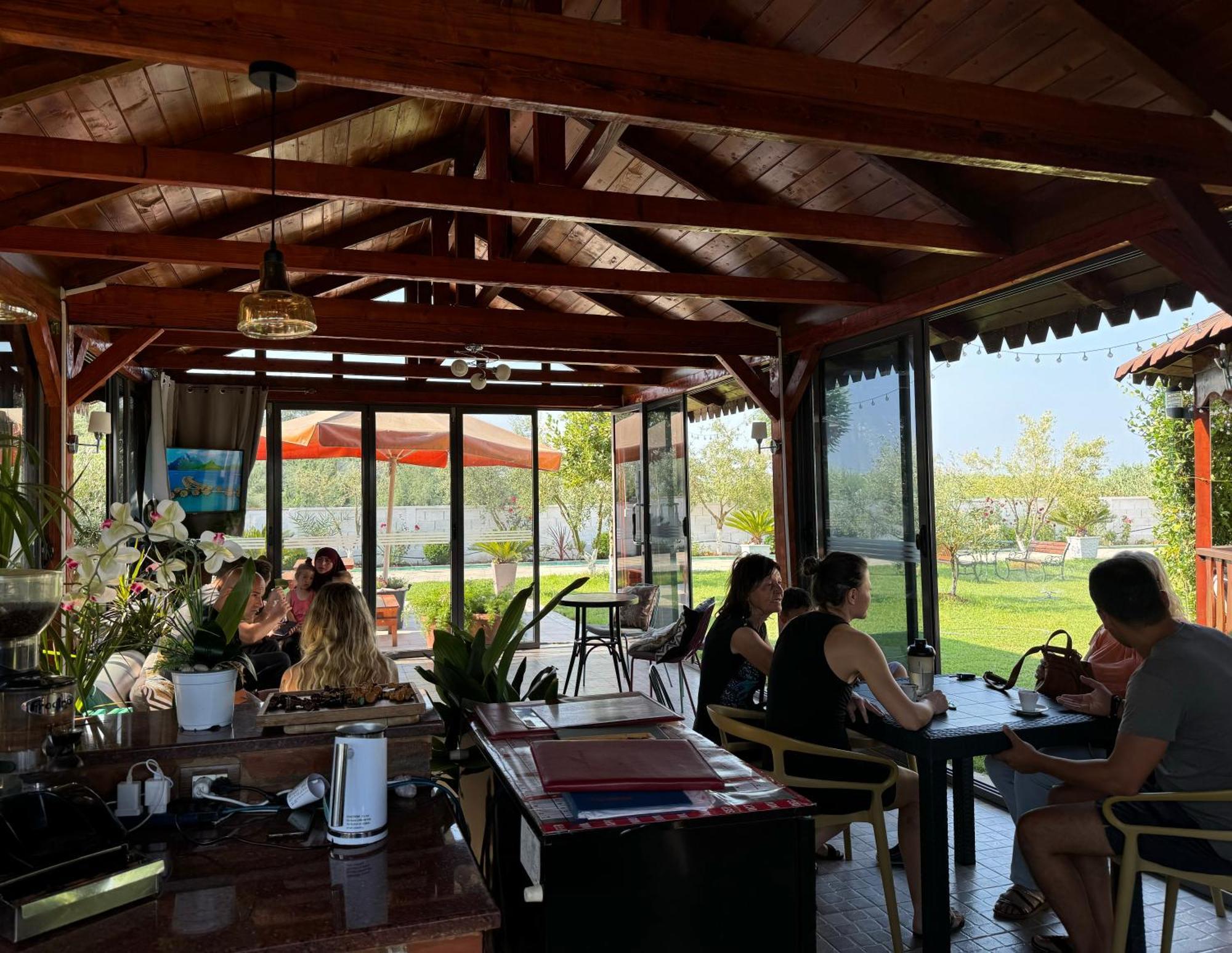 Kunevain Guest House Lezha Kültér fotó