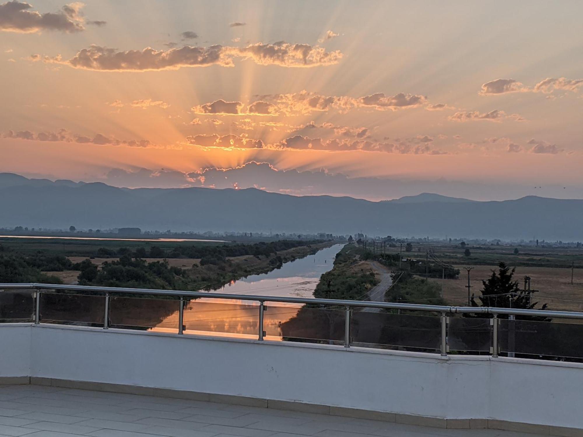 Kunevain Guest House Lezha Kültér fotó