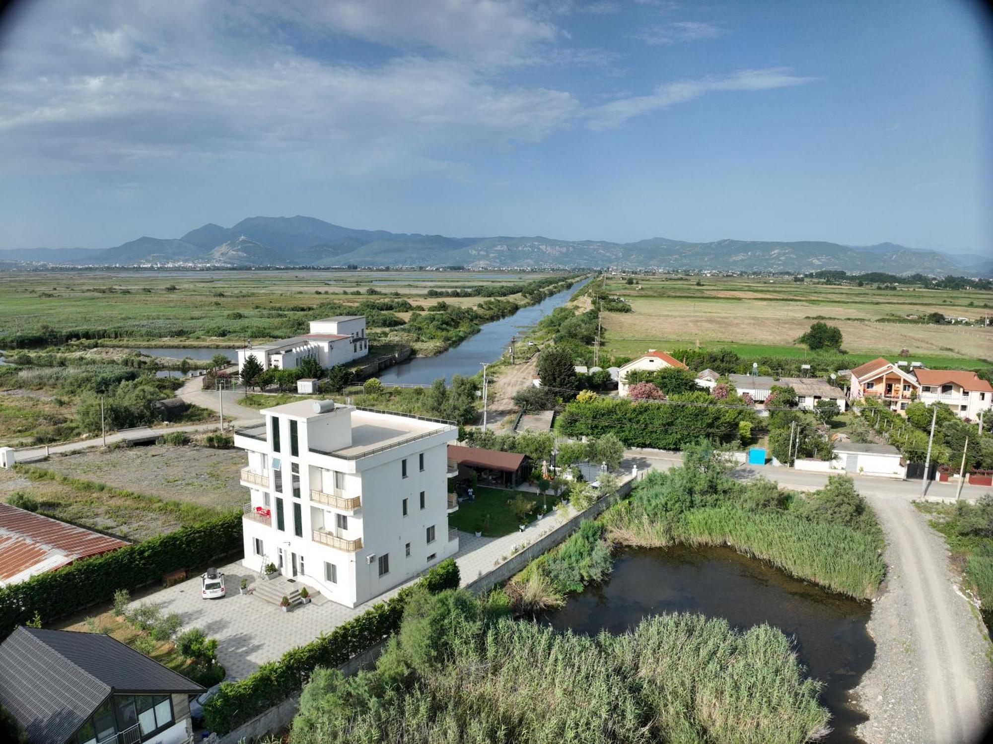Kunevain Guest House Lezha Kültér fotó