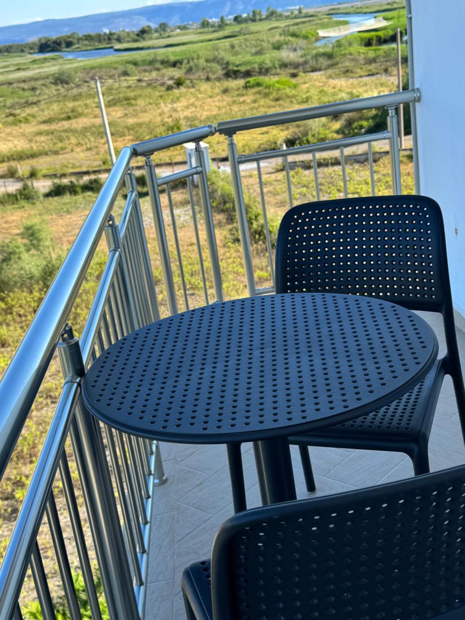 Kunevain Guest House Lezha Kültér fotó