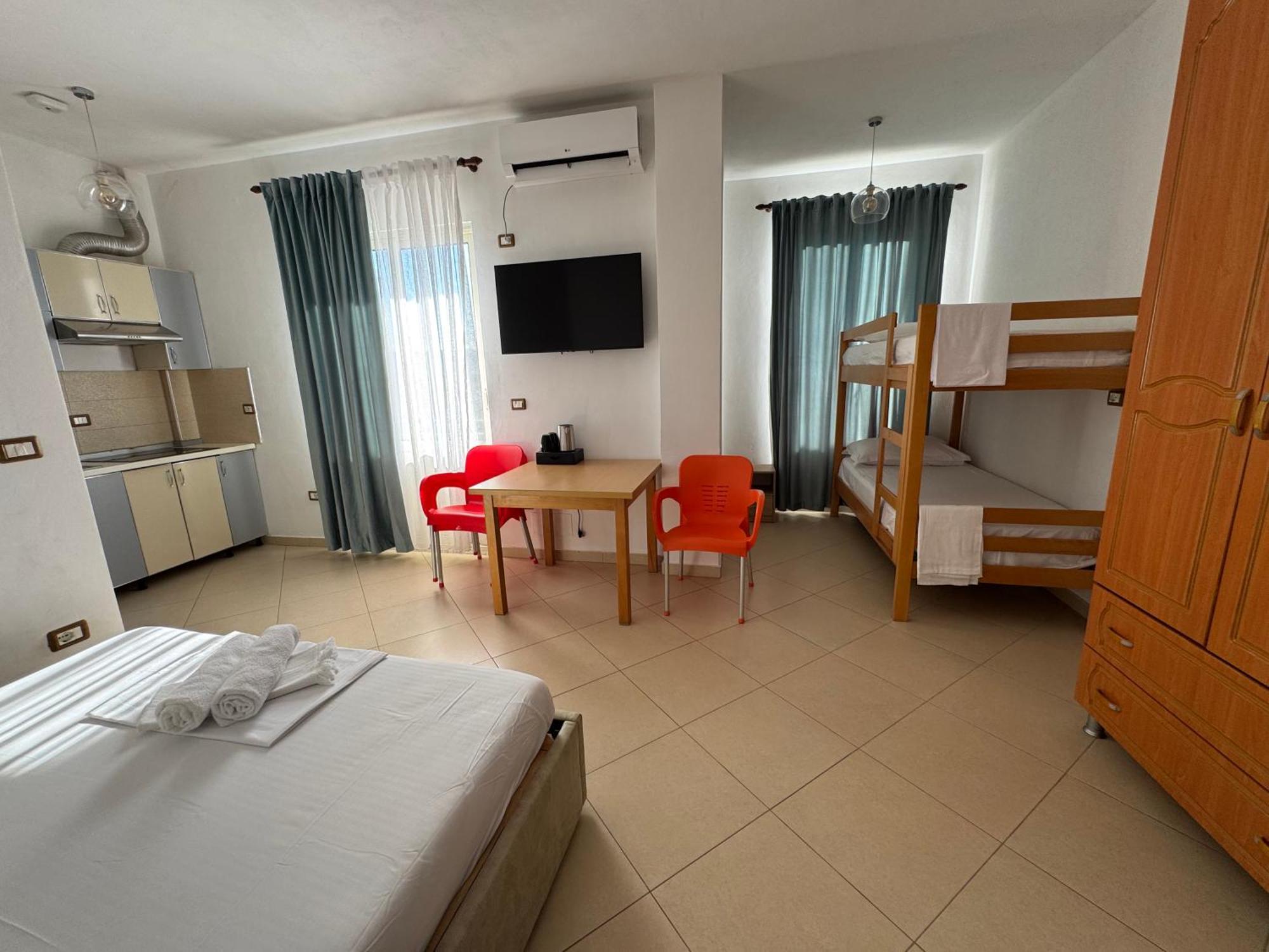 Kunevain Guest House Lezha Kültér fotó